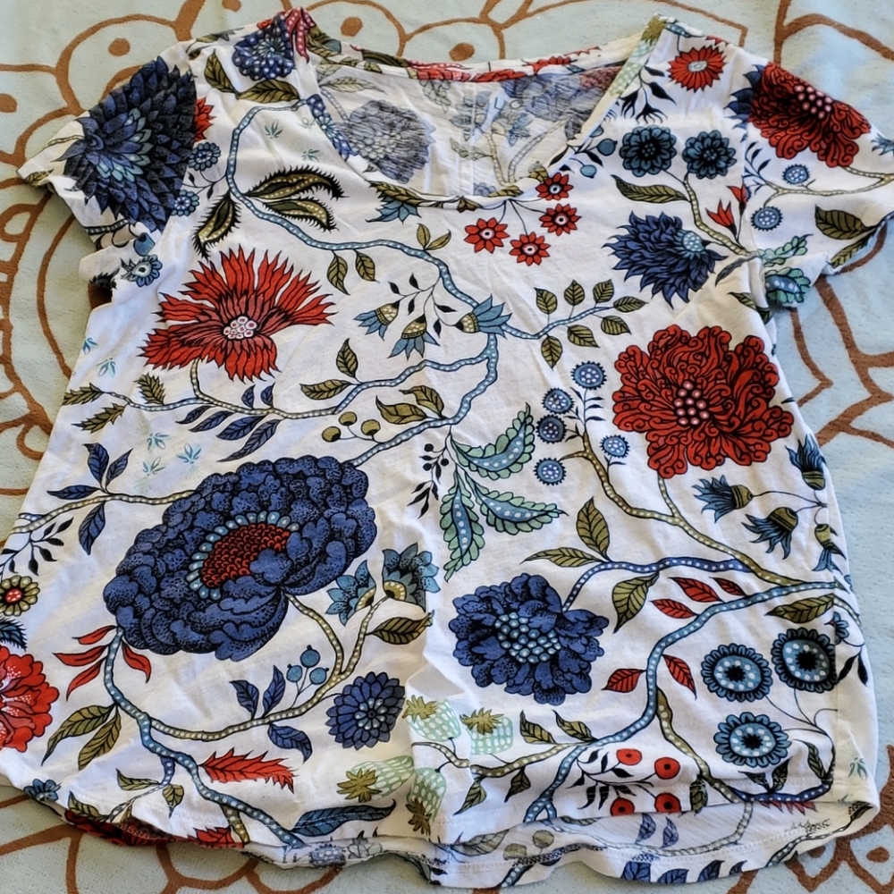 Loft Vintage Soft Floral Print Tee Size Medium
